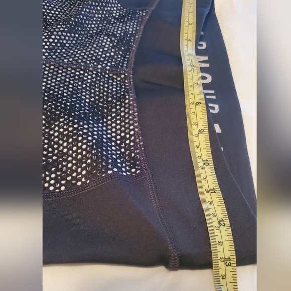 Under Armour Black and White Patterned Cropped Leggings - Picture 7 of 8